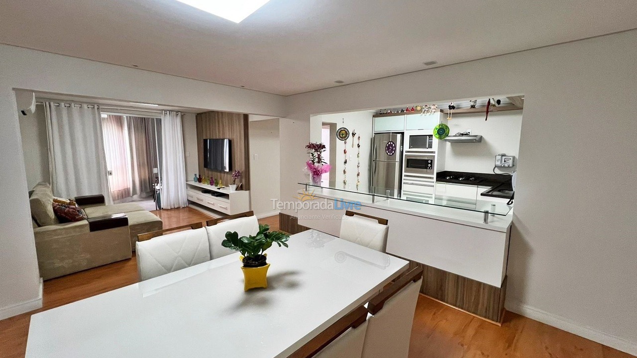 Apartamento para aluguel de temporada em Balneário Camboriú (Praia Central)