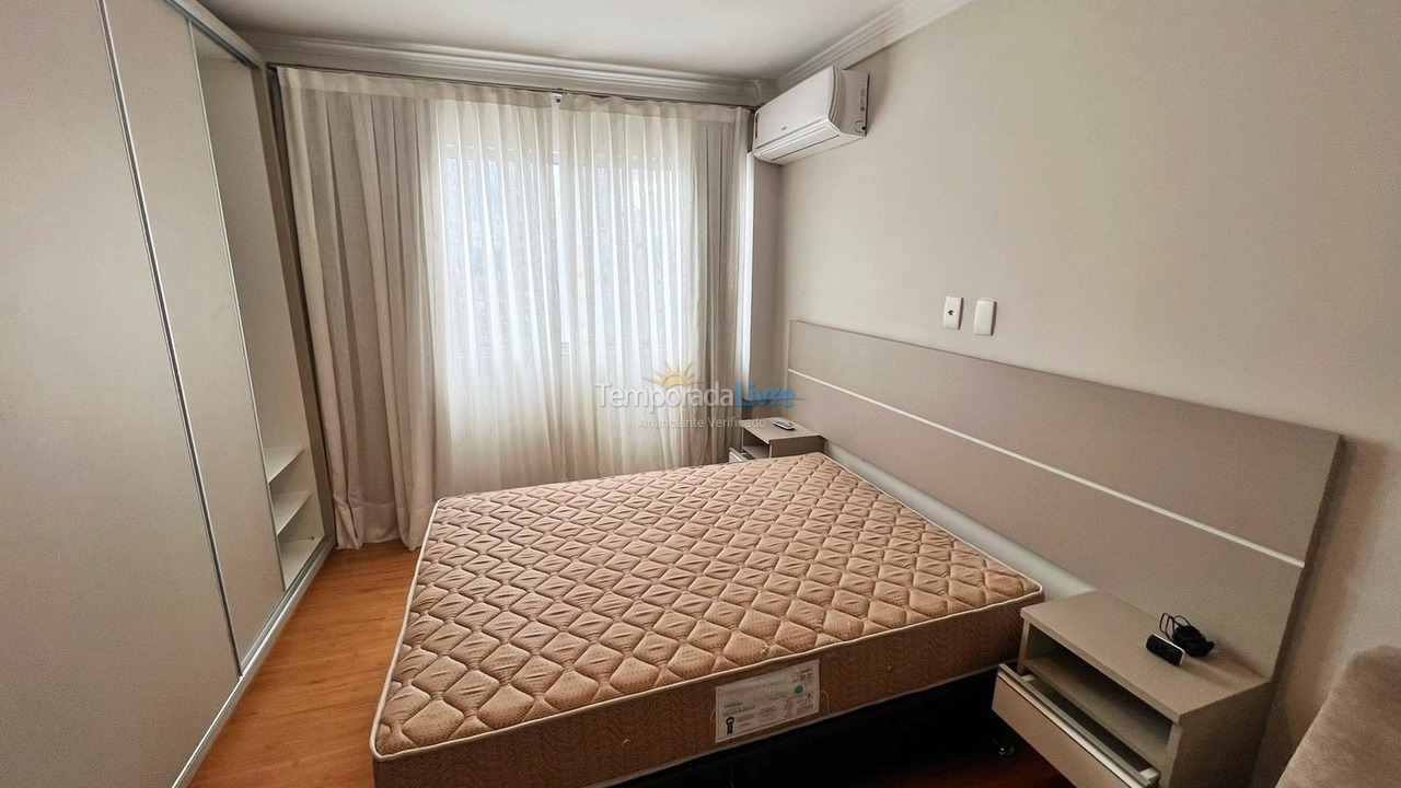 Apartamento para aluguel de temporada em Balneário Camboriú (Praia Central)