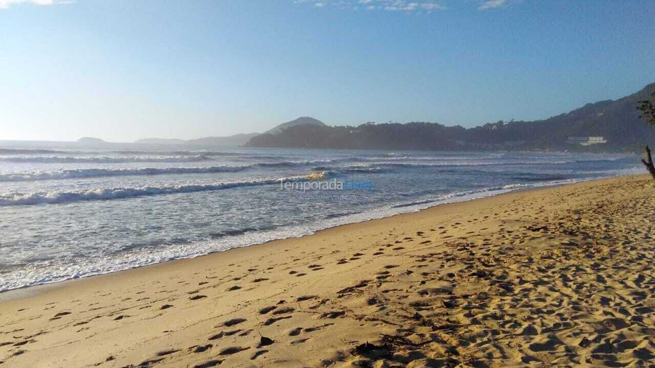 Apartamento para aluguel de temporada em Ubatuba (Praia das Toninhas)