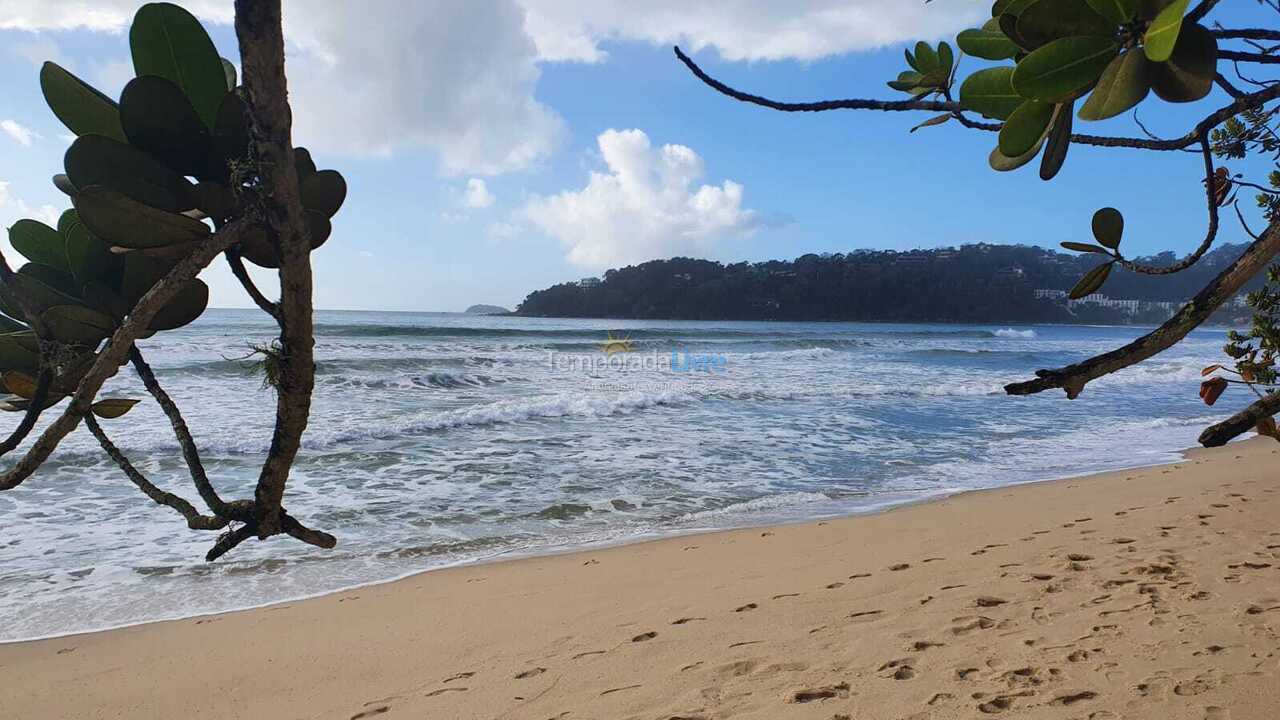 Apartamento para aluguel de temporada em Ubatuba (Praia das Toninhas)
