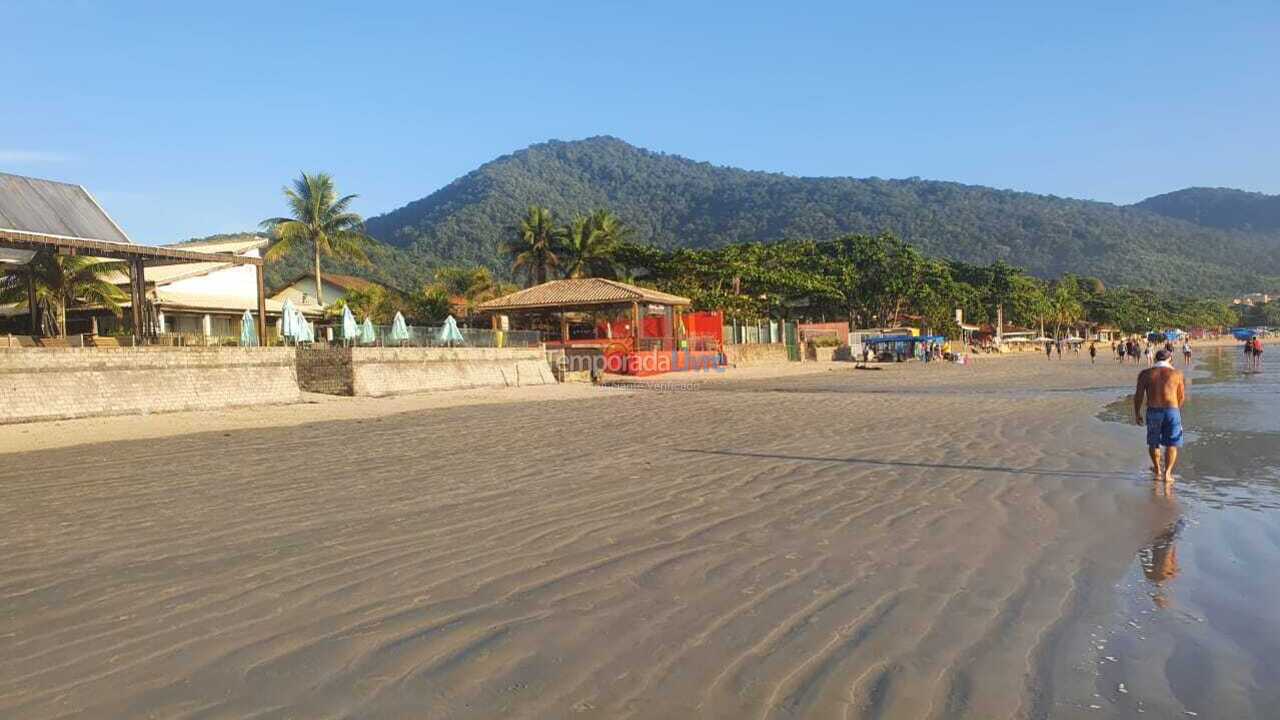 Apartamento para aluguel de temporada em Ubatuba (Praia das Toninhas)