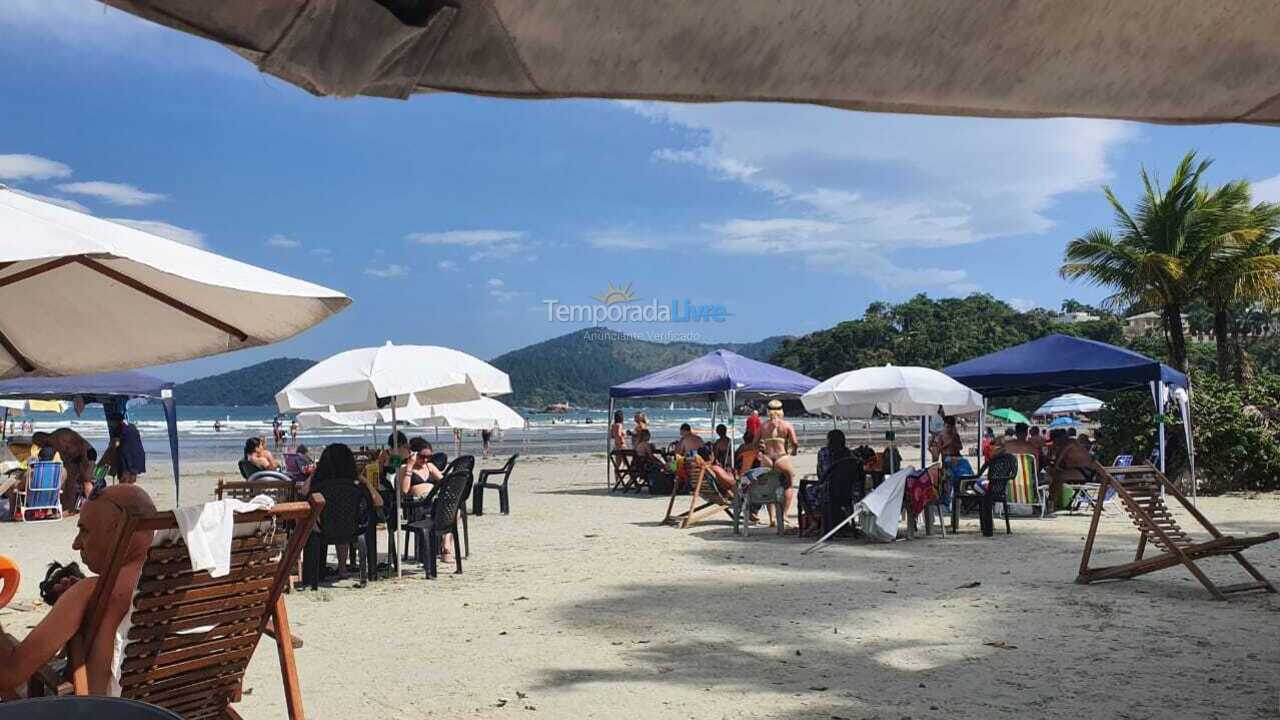 Apartamento para aluguel de temporada em Ubatuba (Praia das Toninhas)