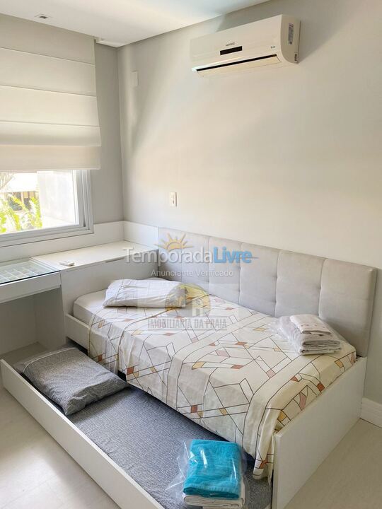 House for vacation rental in Florianopolis (Jurerê Internacional)