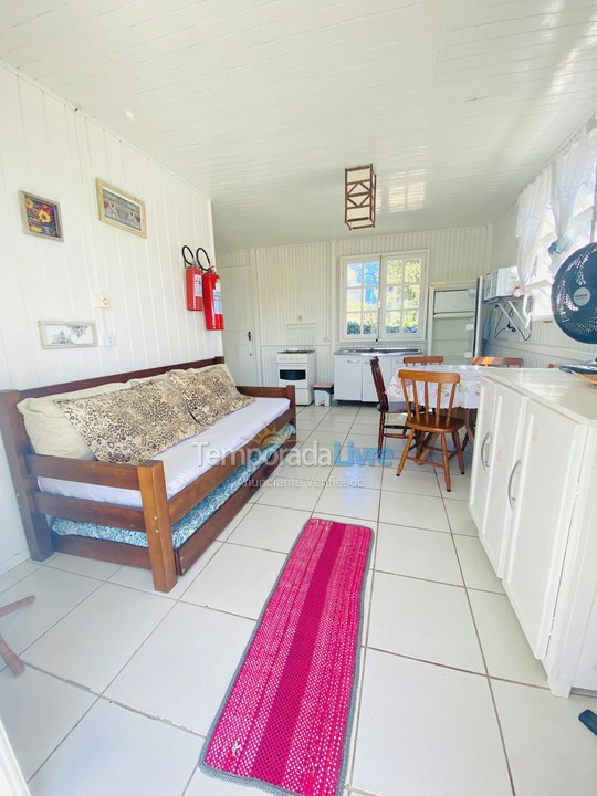 Casa para aluguel de temporada em Imbituba (Praia do Rosa)