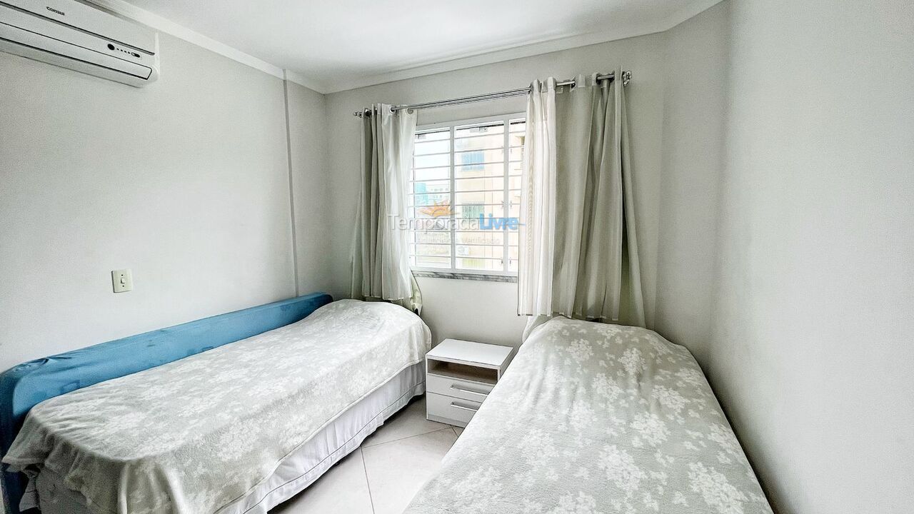 Apartment for vacation rental in Bombinhas (Praia de Bombas)