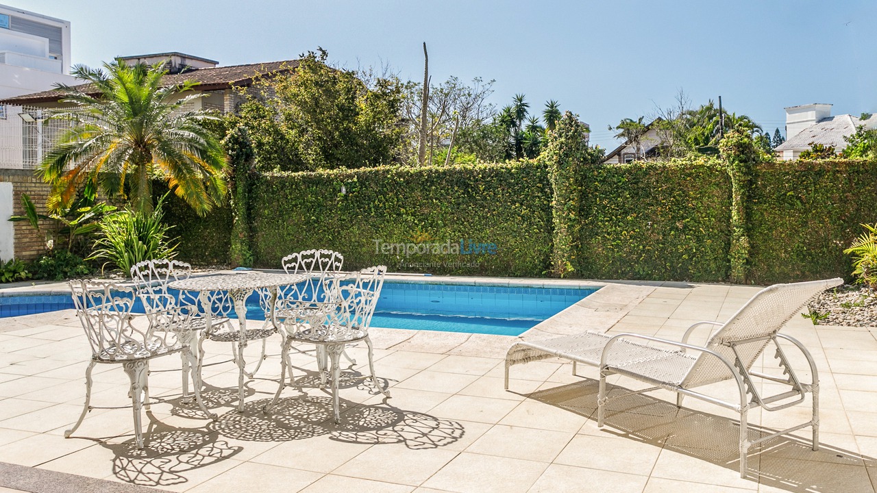 House for vacation rental in Florianopolis (Jurerê Internacional)