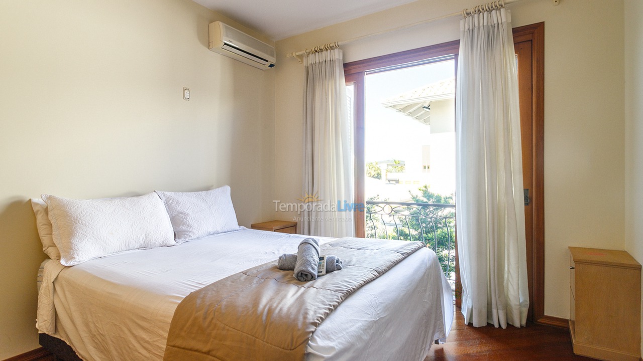 House for vacation rental in Florianopolis (Jurerê Internacional)