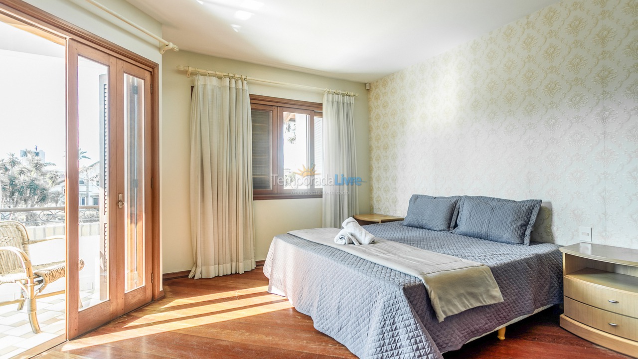 House for vacation rental in Florianopolis (Jurerê Internacional)