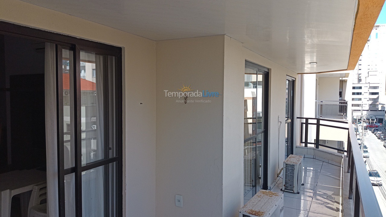 Apartamento para aluguel de temporada em Itapema (Meia Praia)