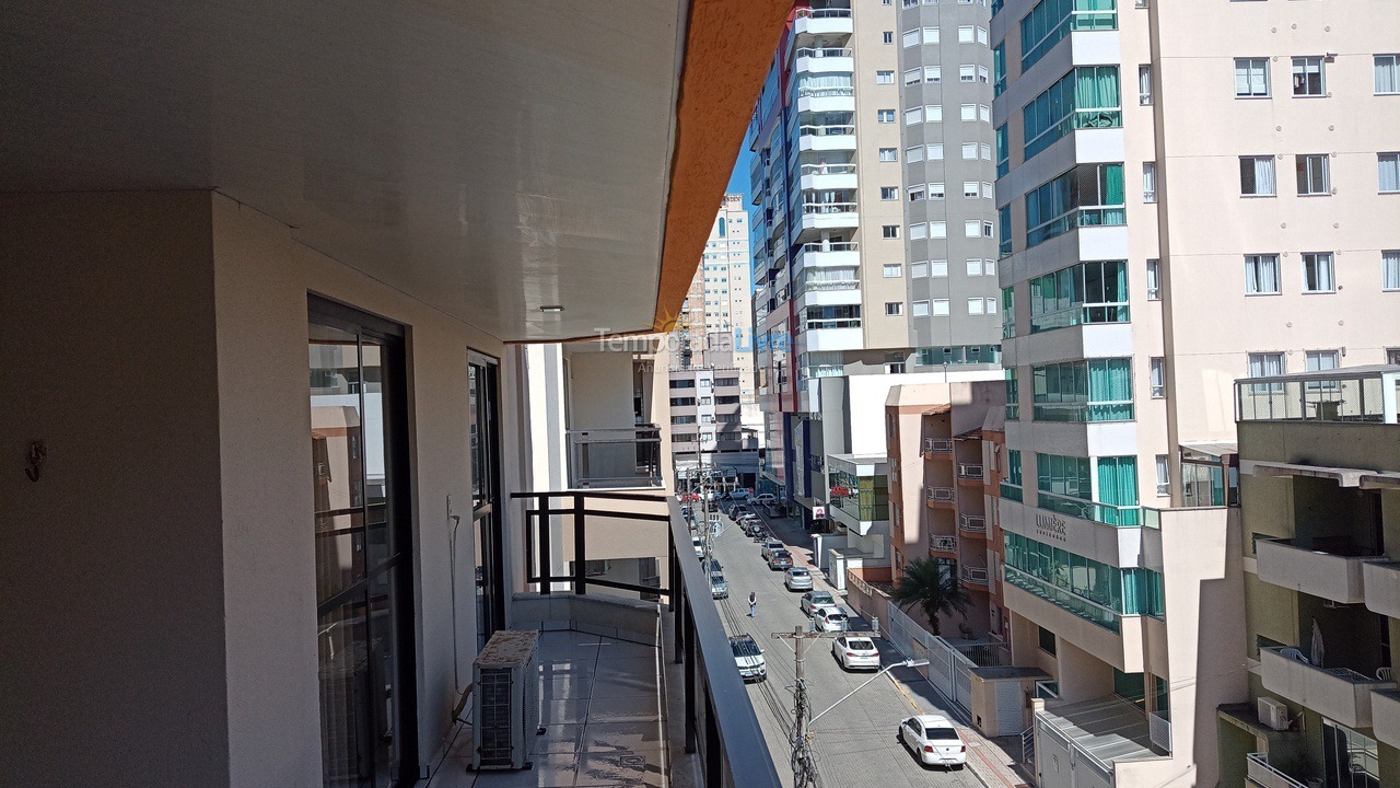 Apartamento para aluguel de temporada em Itapema (Meia Praia)