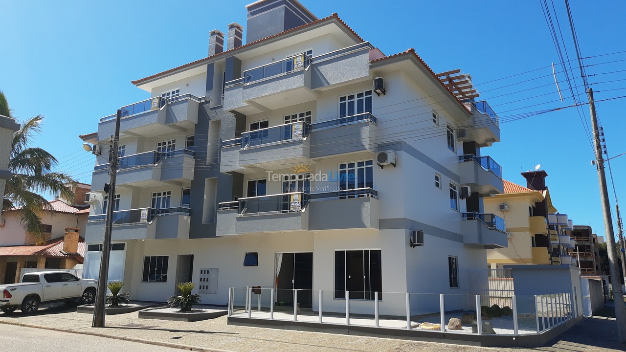 Apartamento para aluguel de temporada em Governador Celso Ramos (Praia de Palmas)