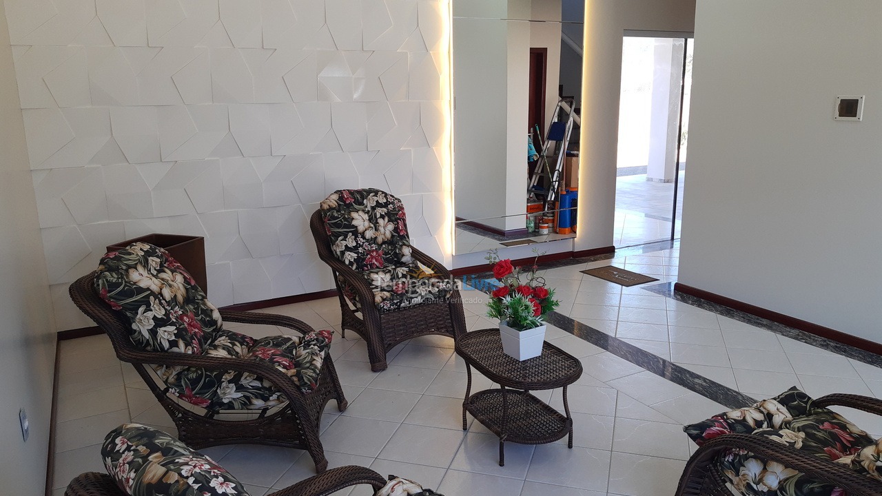 Apartamento para aluguel de temporada em Governador Celso Ramos (Praia de Palmas)