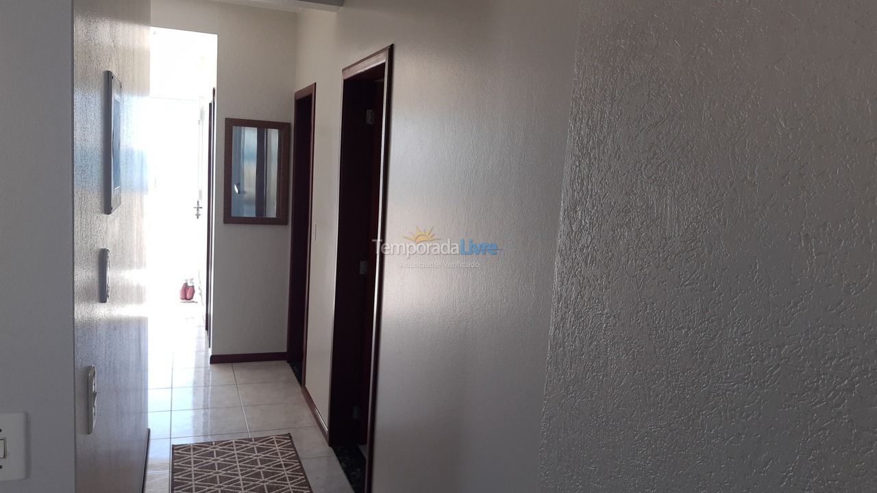 Apartamento para aluguel de temporada em Governador Celso Ramos (Praia de Palmas)