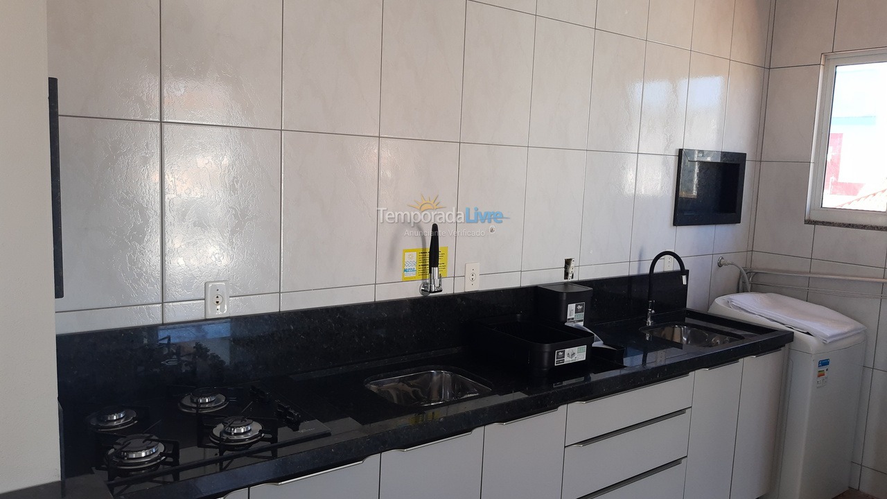 Apartamento para aluguel de temporada em Governador Celso Ramos (Praia de Palmas)