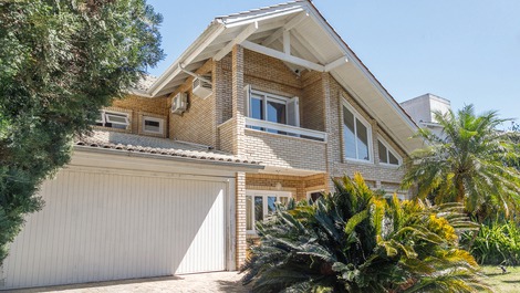 Mansão 150m ao mar Jurerê Internacional