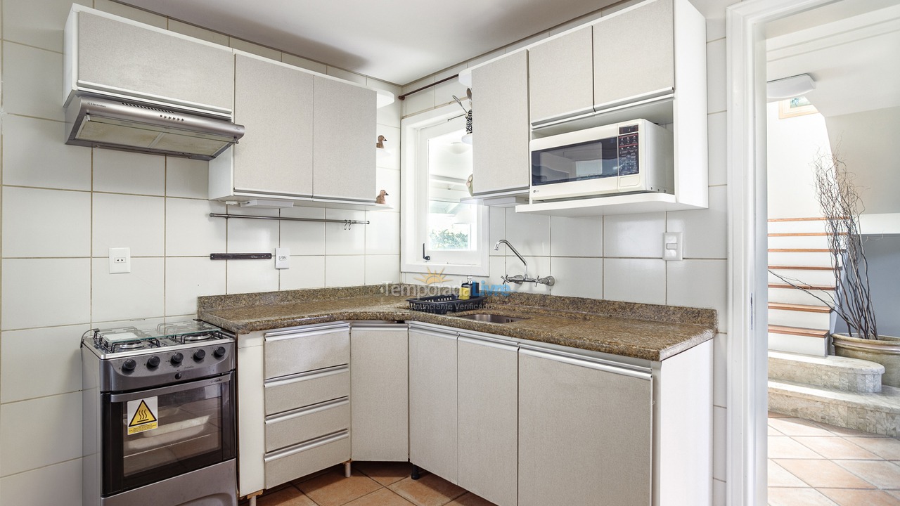 Casa para aluguel de temporada em Florianopolis (Jurerê Internacional)