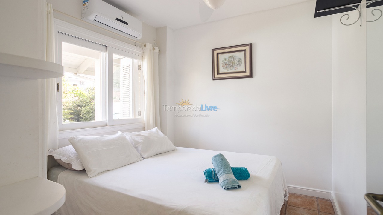 Casa para aluguel de temporada em Florianopolis (Jurerê Internacional)