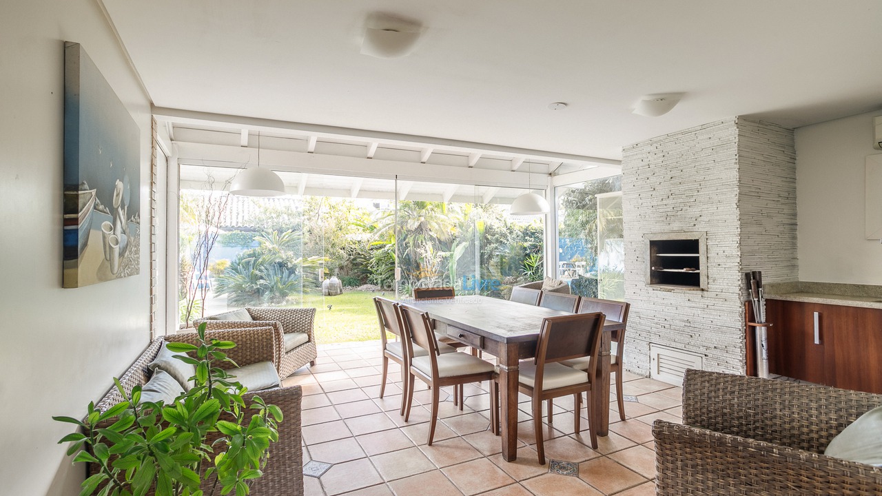 Casa para aluguel de temporada em Florianopolis (Jurerê Internacional)