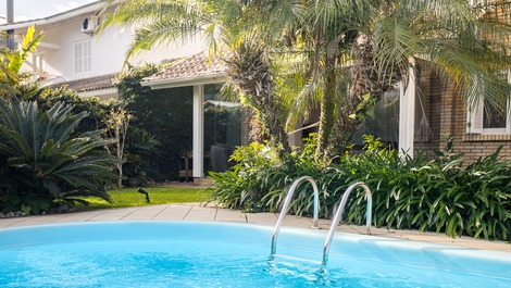 Mansão 150m ao mar Jurerê Internacional