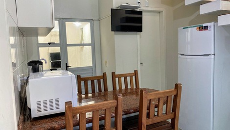 APARTMENT 02 80 M FROM MARISCAL BEACH - RUA CONEIBA