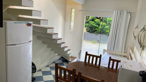 APARTMENT 02 80 M FROM MARISCAL BEACH - RUA CONEIBA