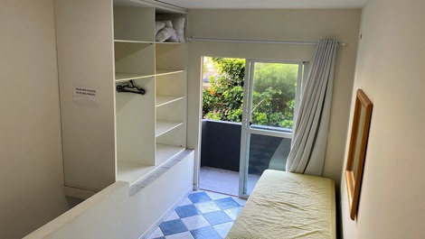 APARTMENT 02 80 M FROM MARISCAL BEACH - RUA CONEIBA