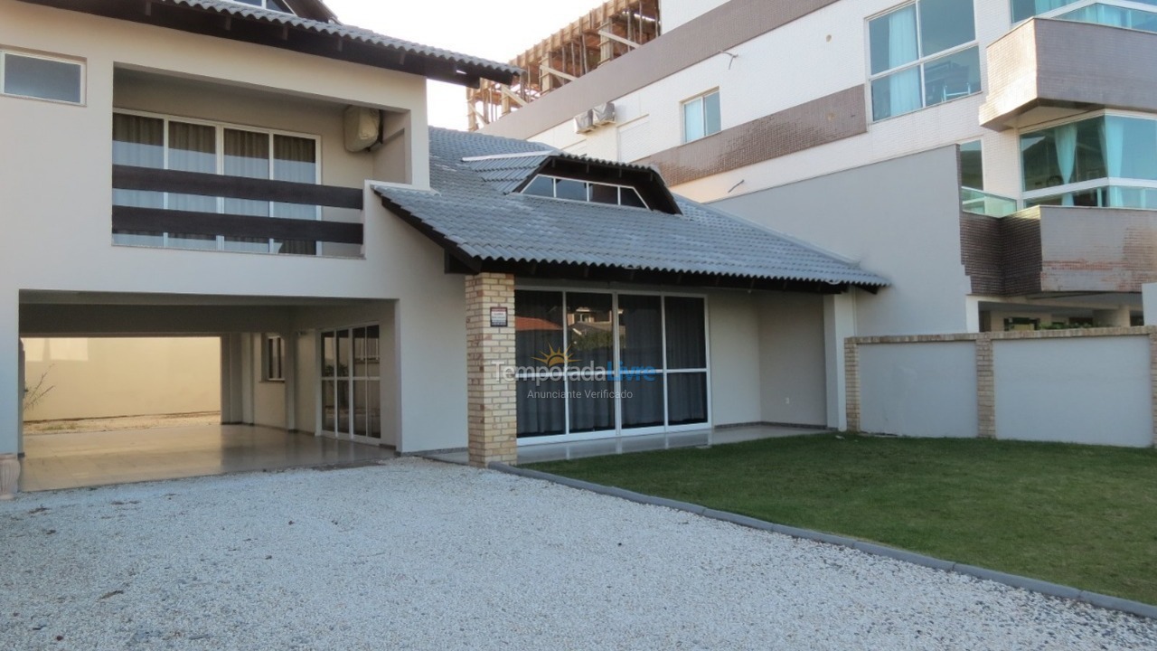 Casa para aluguel de temporada em Bombinhas (Mariscal)