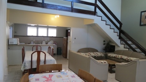 Casa 3 Quartos com linda vista para o mar.