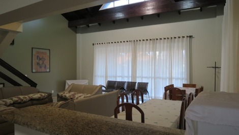 Casa 3 Quartos com linda vista para o mar.