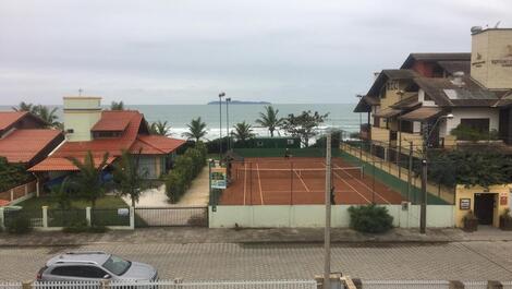 Casa 3 Quartos com linda vista para o mar.