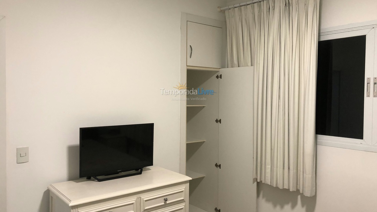 Apartamento para aluguel de temporada em Guarujá (Pitangueiras)
