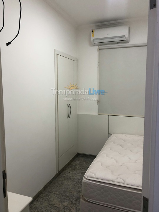 Apartamento para aluguel de temporada em Guarujá (Pitangueiras)