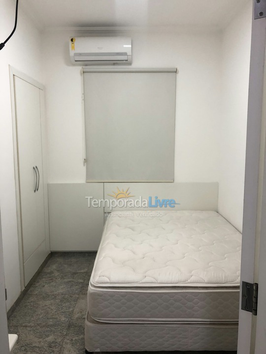 Apartamento para aluguel de temporada em Guarujá (Pitangueiras)