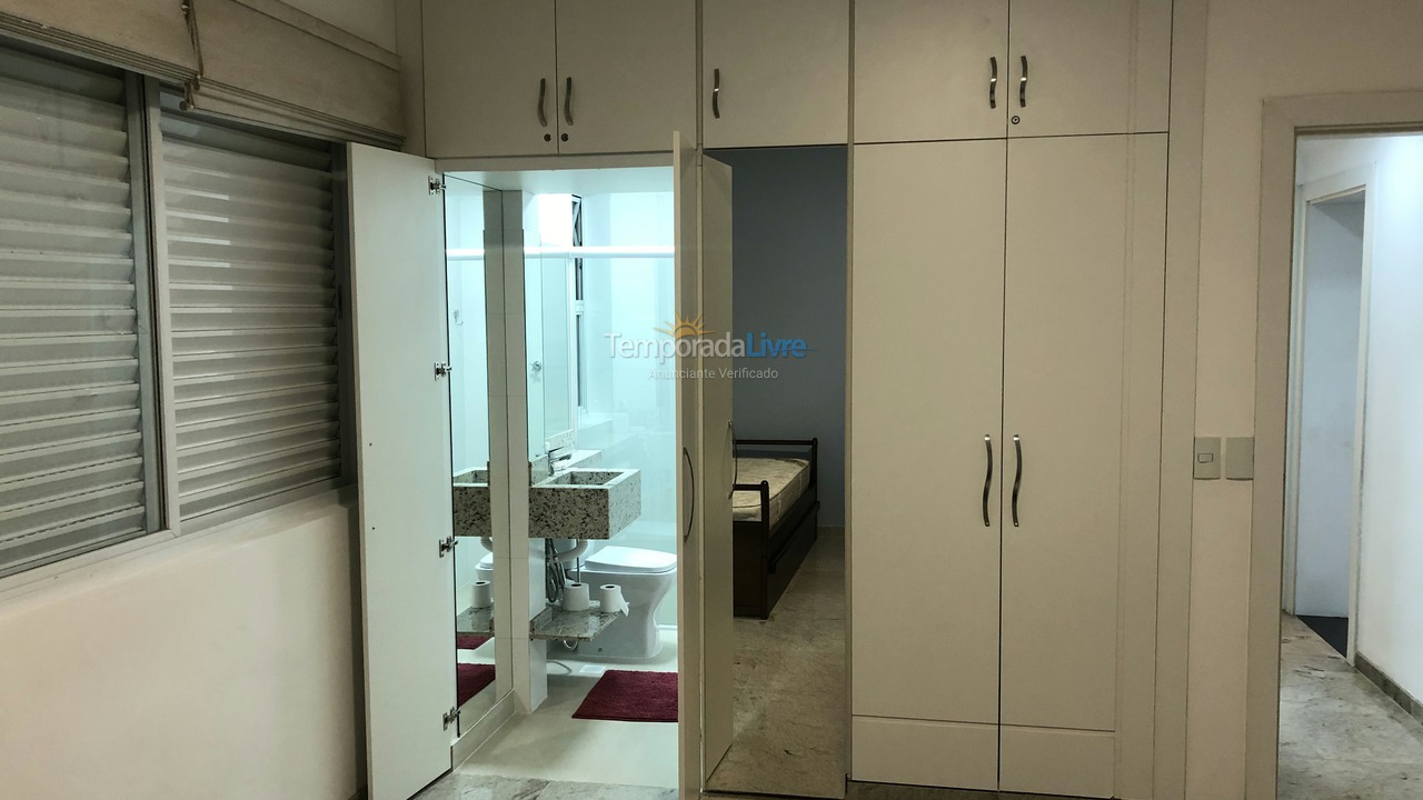 Apartamento para aluguel de temporada em Guarujá (Pitangueiras)