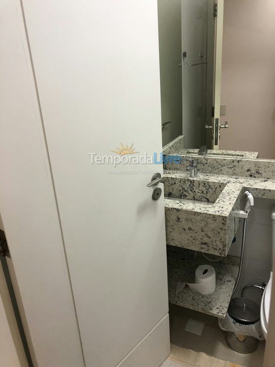 Apartamento para aluguel de temporada em Guarujá (Pitangueiras)