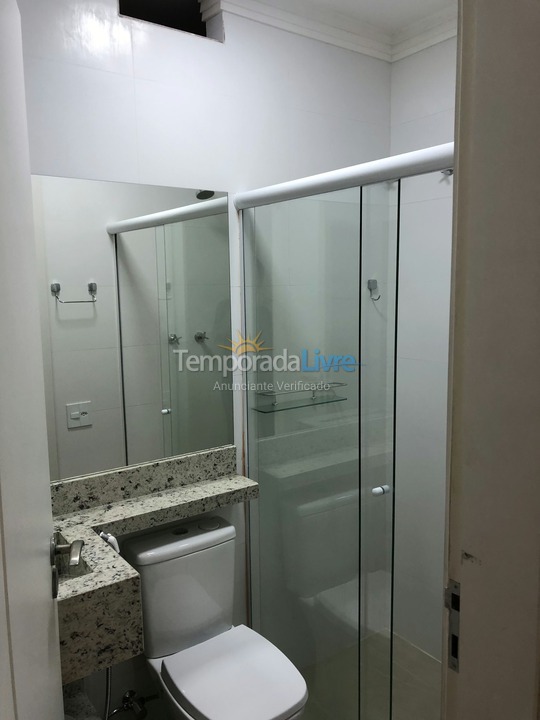 Apartamento para aluguel de temporada em Guarujá (Pitangueiras)