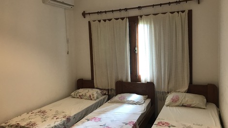 Cond. Princesa Isabel,2 quartos,1 suíte, frente praia Taperapuan