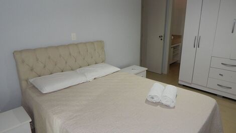 Hermoso departamento de 3 dormitorios en edificio frente al mar - CF33