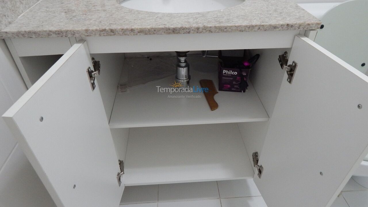 Apartamento para aluguel de temporada em Cabo Frio (Algodoal)