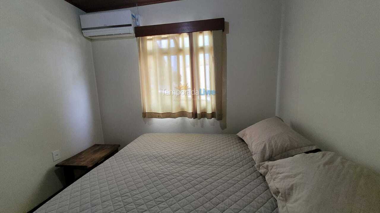 House for vacation rental in Palhoça (Guarda do Embaú)