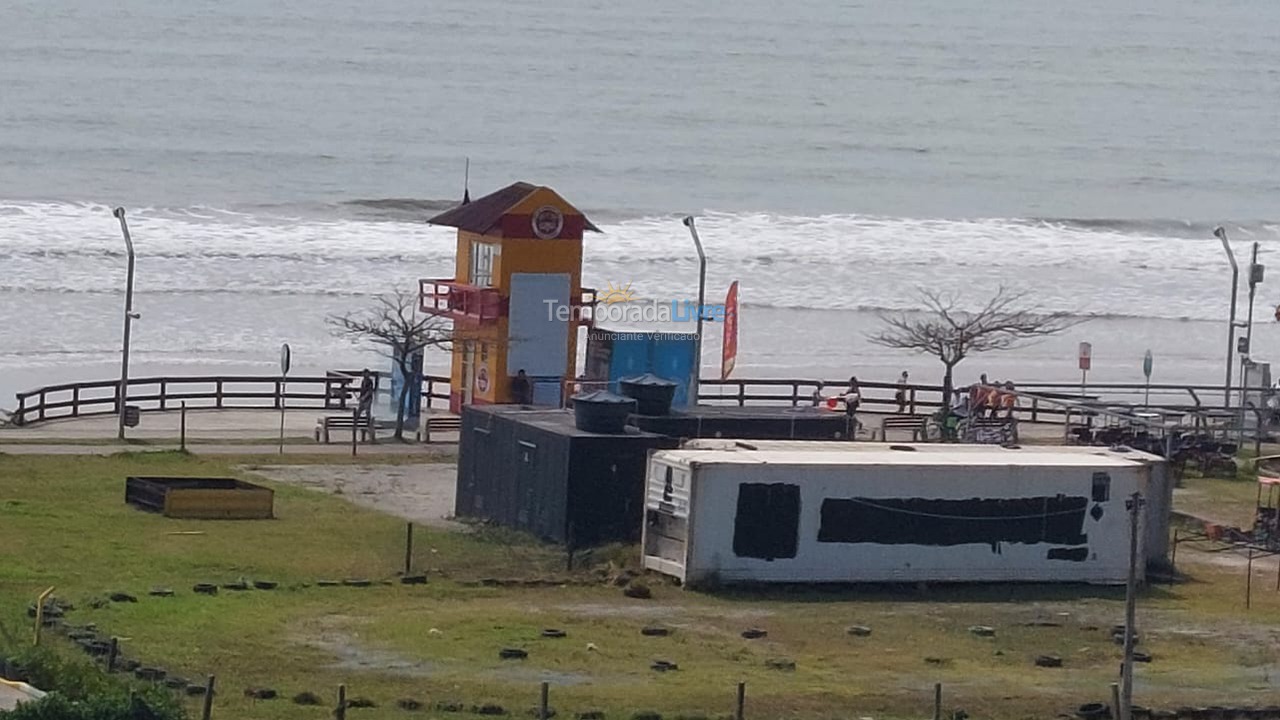 Apartamento para aluguel de temporada em Itapema (Meia Praia)