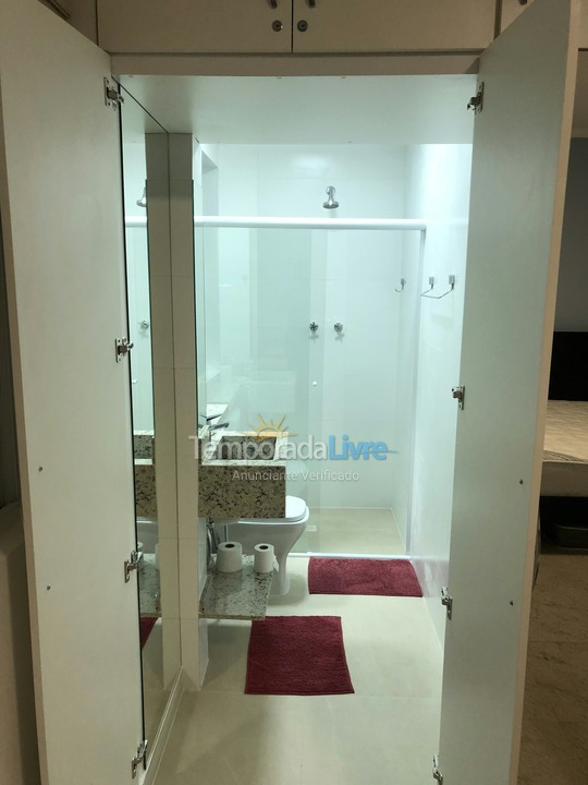 Apartamento para aluguel de temporada em Guarujá (Pitangueiras)