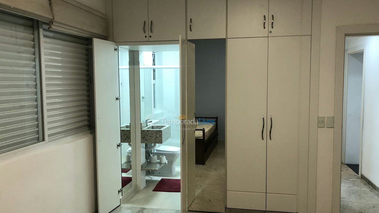 Apartamento para aluguel de temporada em Guarujá (Pitangueiras)