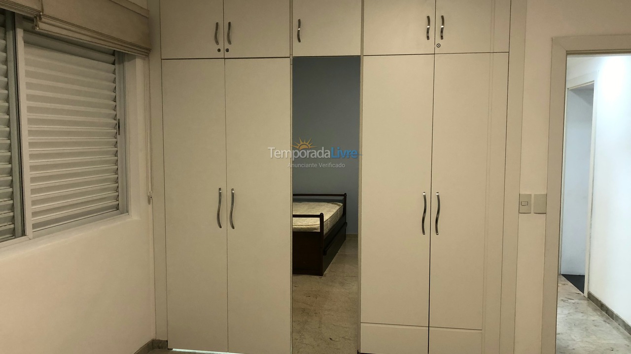 Apartamento para aluguel de temporada em Guarujá (Pitangueiras)