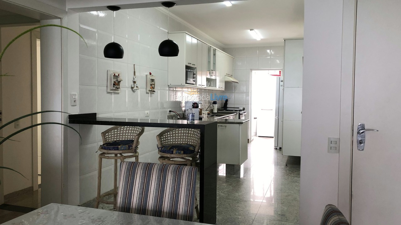 Apartamento para aluguel de temporada em Guarujá (Pitangueiras)