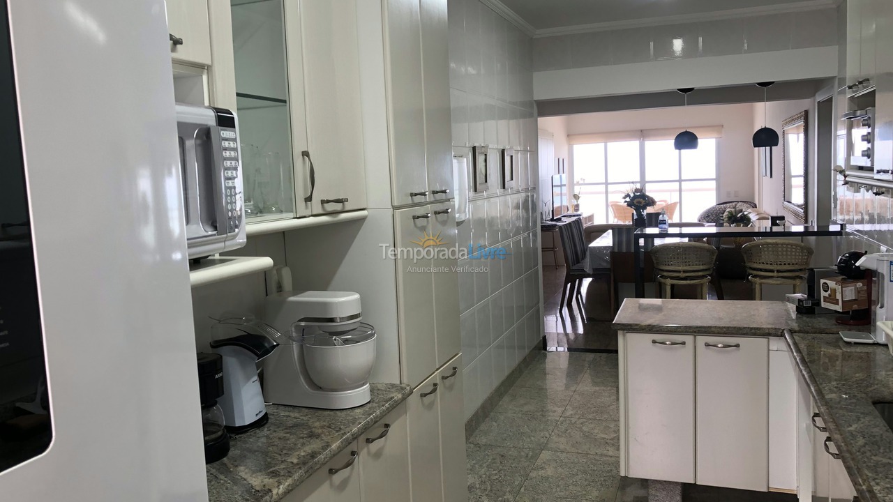 Apartamento para aluguel de temporada em Guarujá (Pitangueiras)
