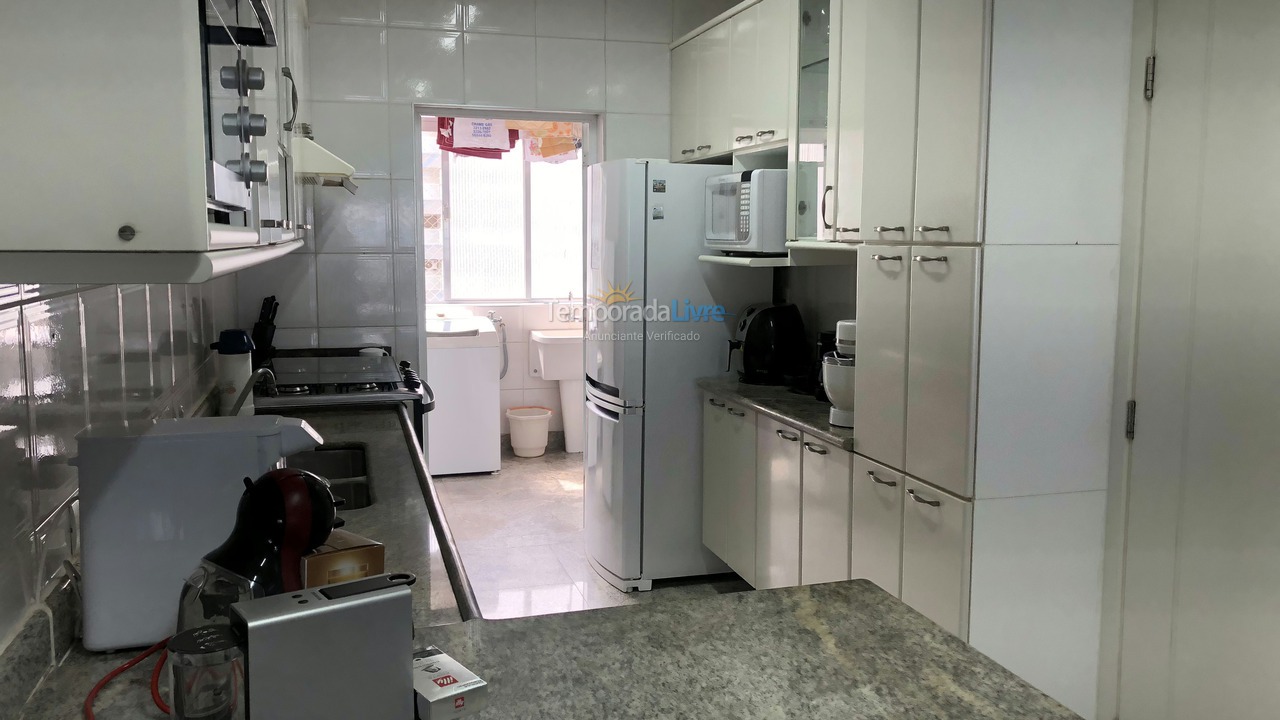 Apartamento para aluguel de temporada em Guarujá (Pitangueiras)