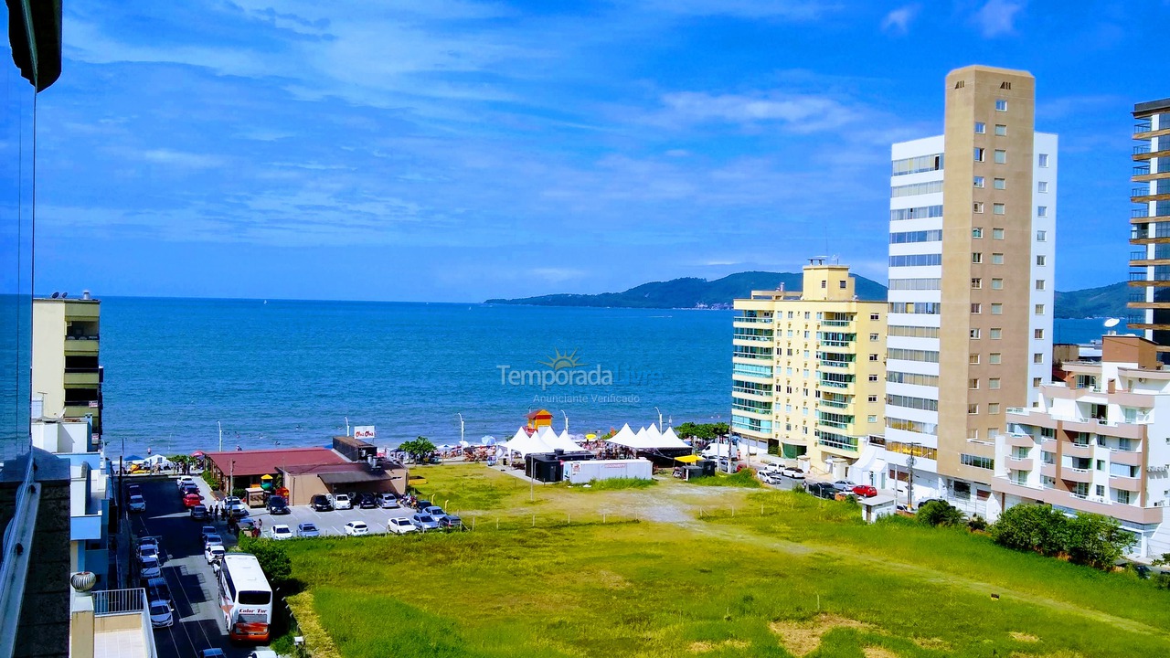 Apartamento para aluguel de temporada em Itapema (Meia Praia)