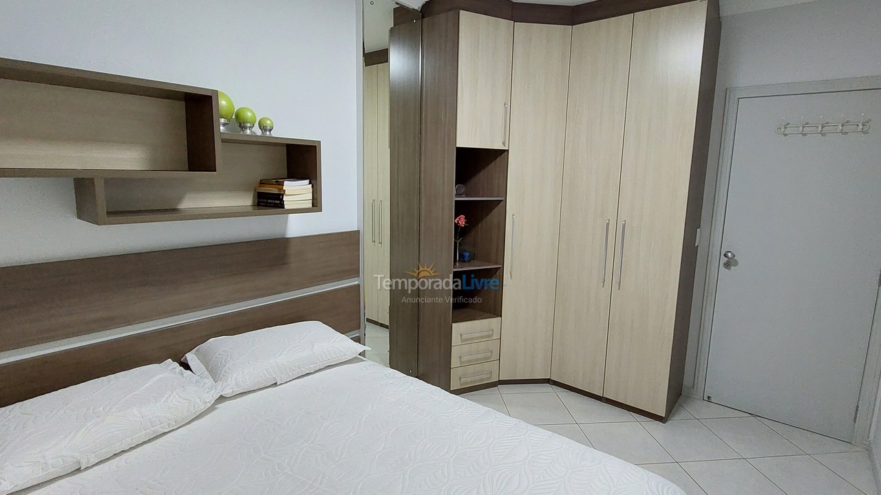 Apartamento para aluguel de temporada em Itapema (Meia Praia)