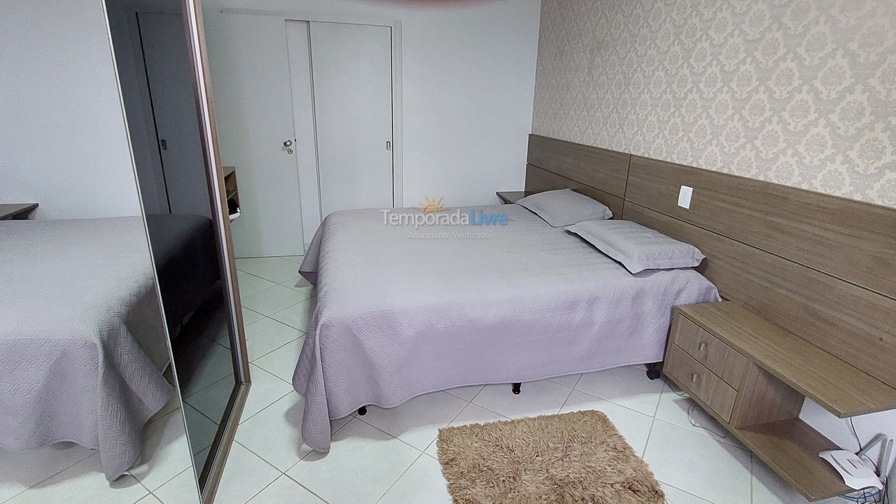 Apartamento para aluguel de temporada em Itapema (Meia Praia)